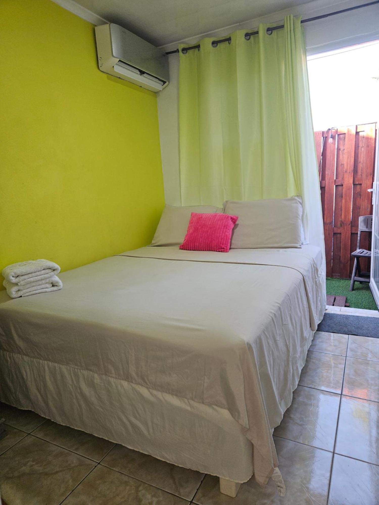 The Jazmine'S Apartment A Oranjestad Bagian luar foto