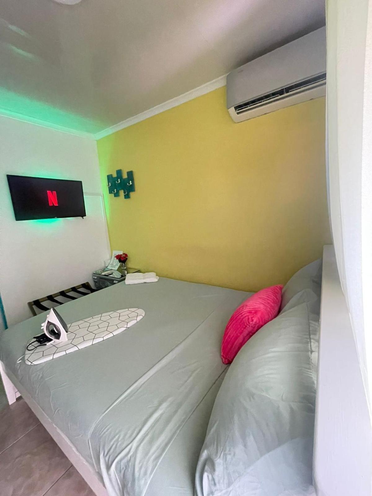 The Jazmine'S Apartment A Oranjestad Bagian luar foto